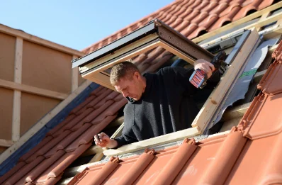 Pose de fenêtres de toit Velux à Saint-Priest-Bramefant